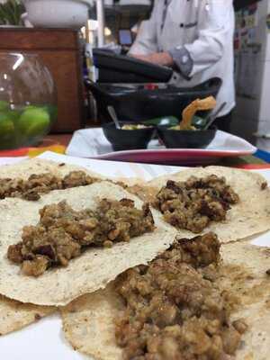 El Sabor De Lupe Y Algo Más