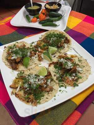 El Sabor De Lupe Y Algo Más