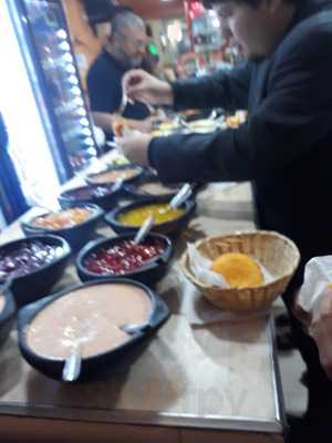 Empanadas Donde Charles Y Punto