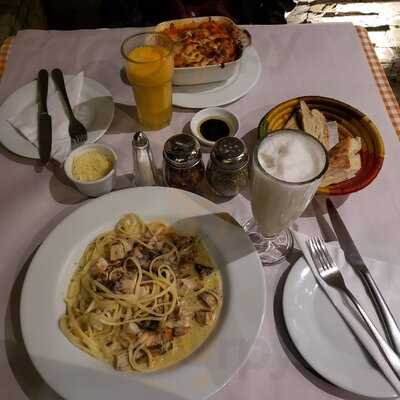 Oliveto Pizza & Pasta Parkway