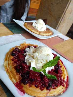 Crepes & Waffles