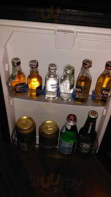 Bond Vivant Restaurant