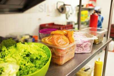 Sierra Nevada Hamburguesas Y Malteadas