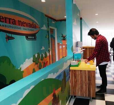Sierra Nevada Hamburguesas Y Malteadas