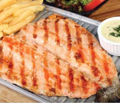 Tr3s Cu4rtos Parrilla Express