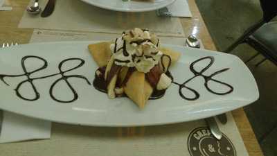 Crepes & Waffles