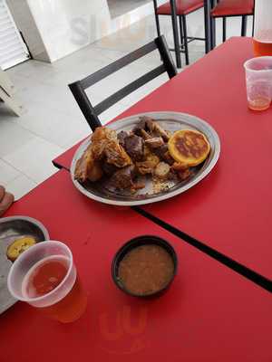 Tipica Sopas Y Picadas