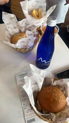 La Lucha Sanguchería Criolla Plaza Claro