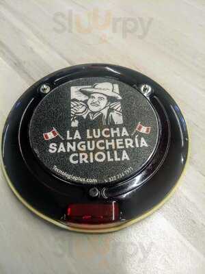 La Lucha Sanguchería Criolla Plaza Claro
