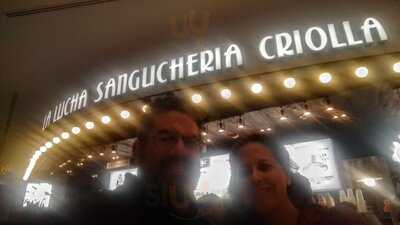 La Lucha Sanguchería Criolla Plaza Claro