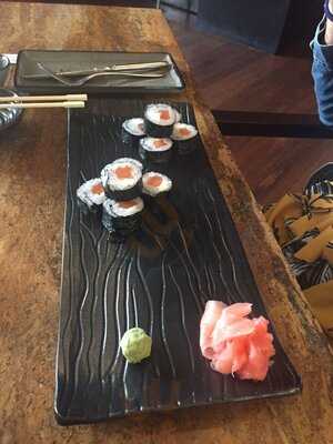 Tanoshii Asian Cuisine & Lounge Bar