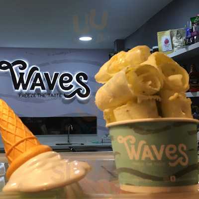 Waves Heladería