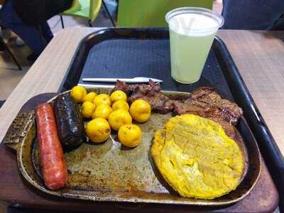 Parrilla & Picaditas