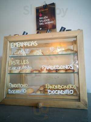 Pande Momo, Cafe Y Pandebono