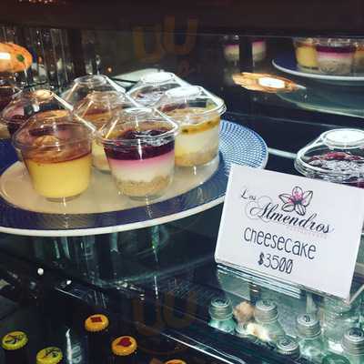 Los Almendros Cafe-bar