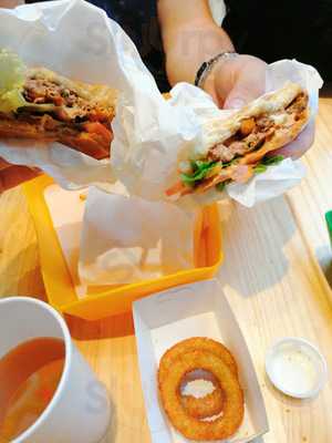 Sierra Nevada Hamburguesas Y Malteadas