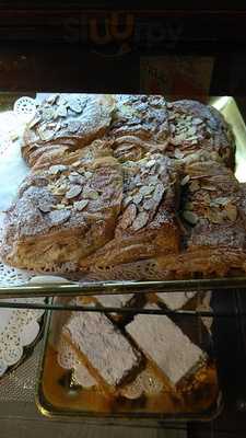 Delhorno Panadería Y Pastelería Francesa.