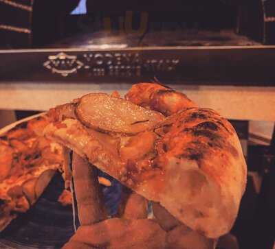 Constantina Pizzeria