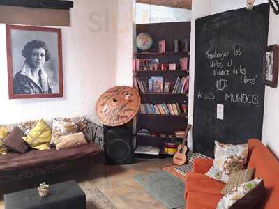 Ambos Mundos Café-librería