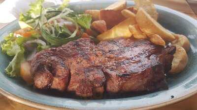 Amacagua Lounge & Grill