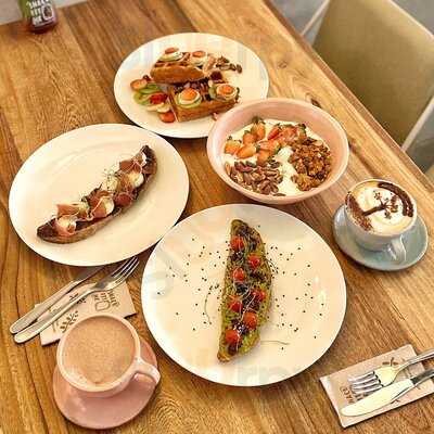 Snack Fit Me Cafe Bistro