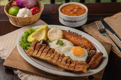 Hatoviejo Viva Envigado