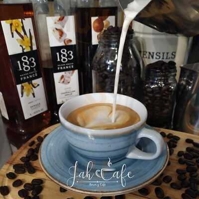 Jah Café