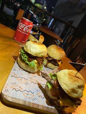 La Petite Snack Grill