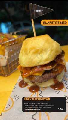 La Petite Snack Grill