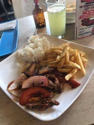 Machupicchu Pollo Peruano A La Brasa