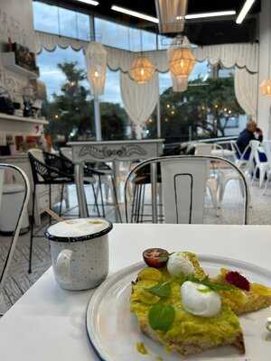 Helga Blaha Pastelería