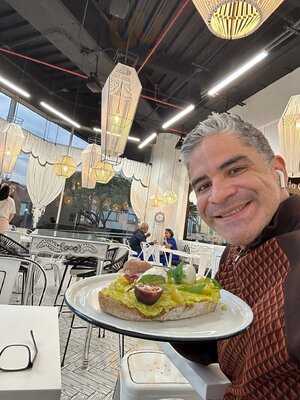 Helga Blaha Pastelería