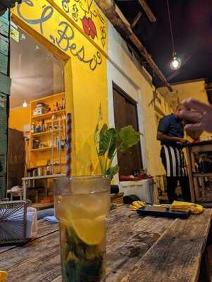 El Beso Restaurant