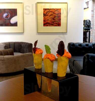 Restaurant The Office Gallery