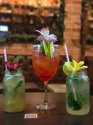 Montón De Estrellas Gastrobar By El Sitio