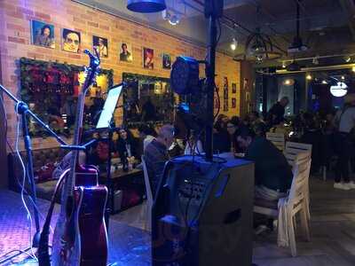 Montón De Estrellas Gastrobar By El Sitio