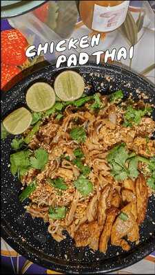 Tòm - Authentic Thai Noodles