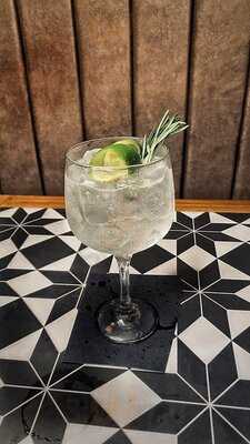 Brasas Y Barriles Gastrobar