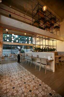 Hornitos Av. El Dorado