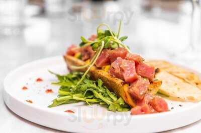 Sabine Bistró & Lounge