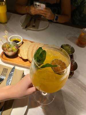 Sabine Bistró & Lounge