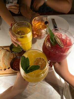 Sabine Bistró & Lounge