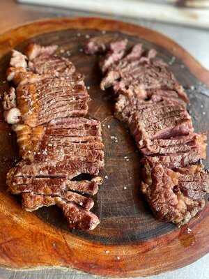 La Cosa Nostra Smoked Burgers Steak & Drinks