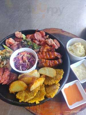 La Cosa Nostra Smoked Burgers Steak & Drinks