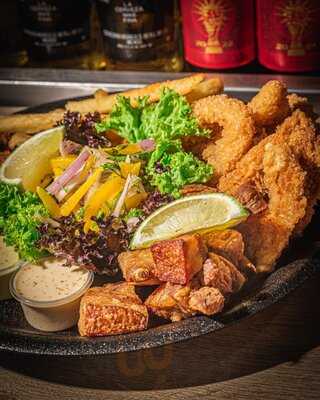 Lobo Cocktail Bar (caimán Del Rio)