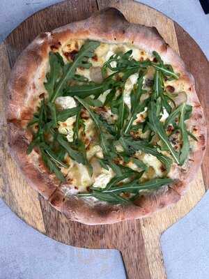 La Fugitiva Pizzería Bar