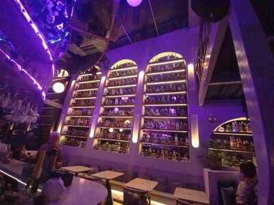 Santorini Mediterranean Rooftop