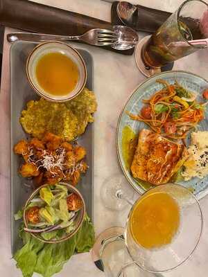 Tomillo Cevicheria & Mar