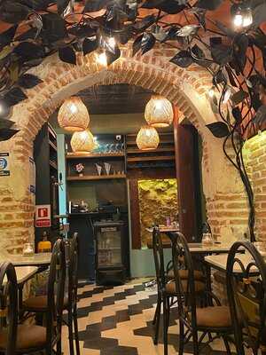 Tomillo Cevicheria & Mar