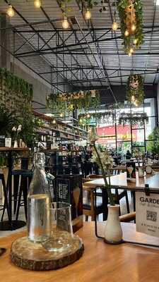 Garden Café Y Chocolate